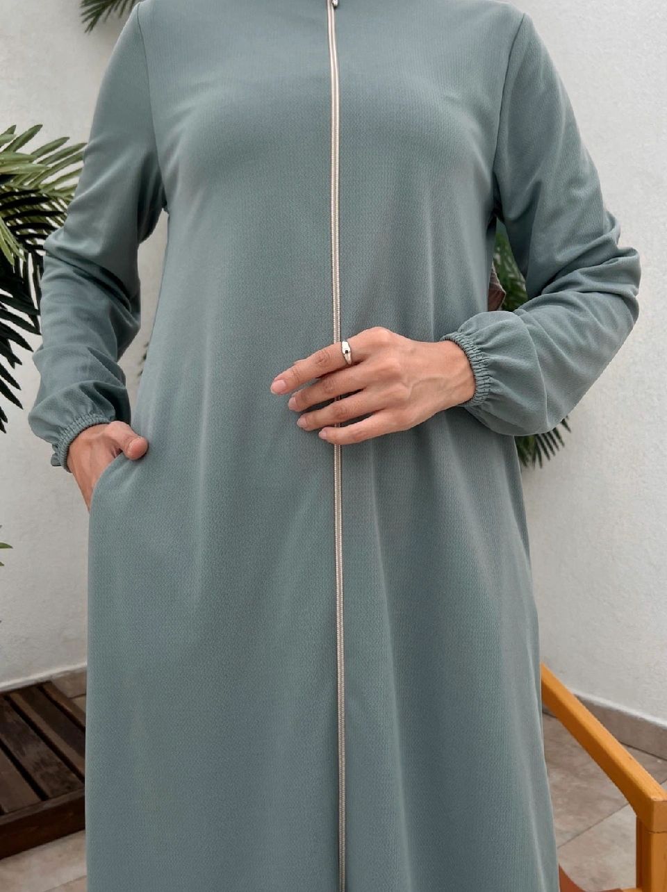 Double pocket long zippered Abaya